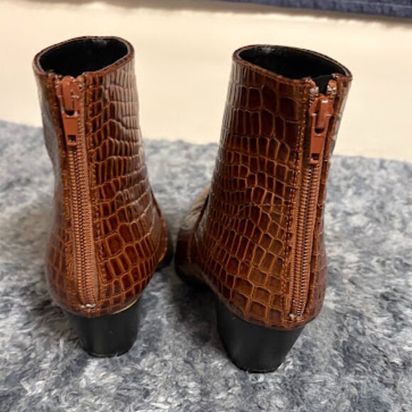 Qupid Snakeskin Brown Ankle Boots - Women's size 6.5 - Picture 3 of 5